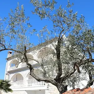 https://villa-kiki-rovinj.in-istria.net